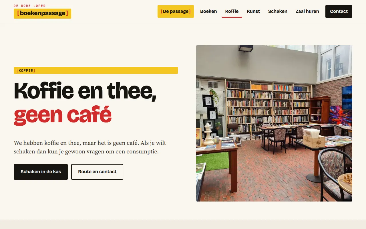 Pagina Koffie met de kop Koffie en thee, geen café en een foto van de kas in de passage