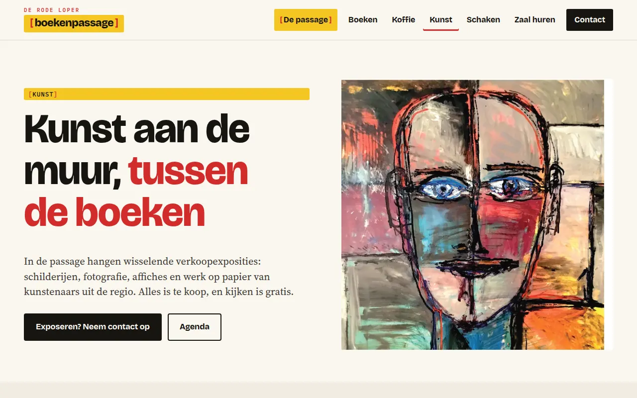 Pagina Kunst met de kop Kunst aan de muur, tussen de boeken en een expressief schilderij van een gezicht