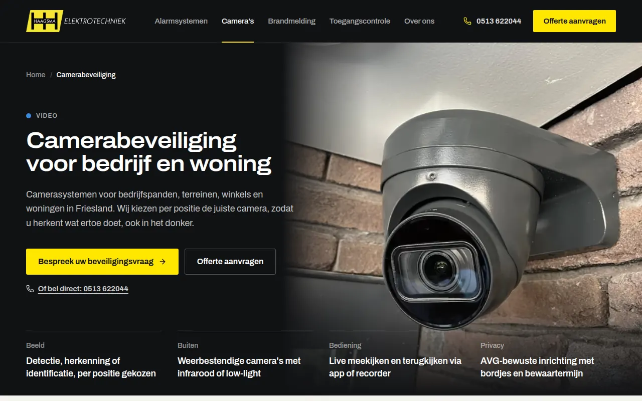 Pagina Camerabeveiliging: de kop Camerabeveiliging voor bedrijf en woning naast een foto van een domecamera aan een plafond
