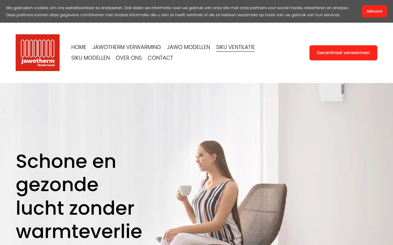 De oude pagina Waarom SIKU op Squarespace: cookiebanner, het menu en een grote foto van een vrouw in een stoel met de kop Schone en gezonde lucht zonder warmteverlies