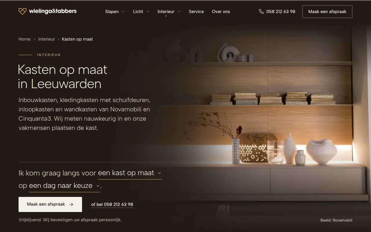 Pagina Kasten op maat met een wandkast van Novamobili in warm licht